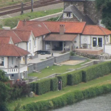 Villa La Bord De Meuse